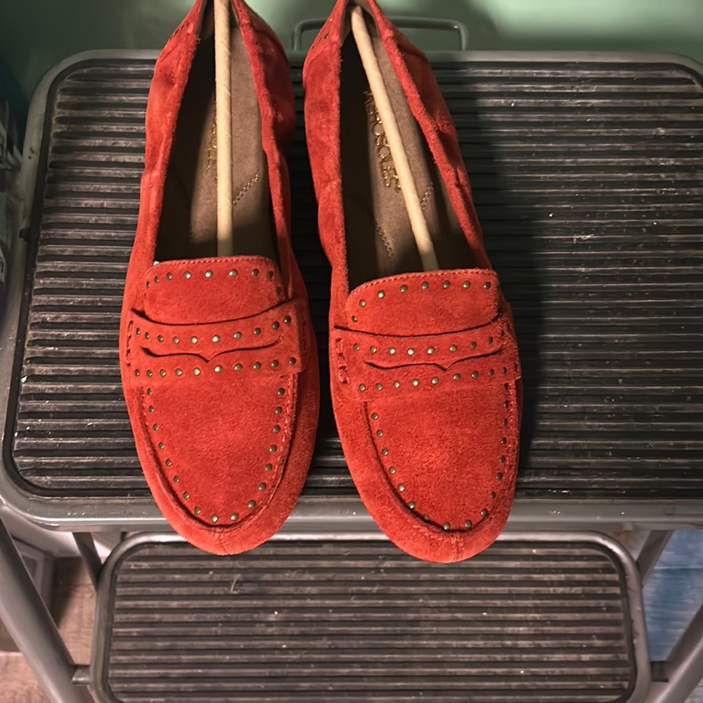 Brand new in box Aerosoles never worn - Rust/orange suede flats 9 med.